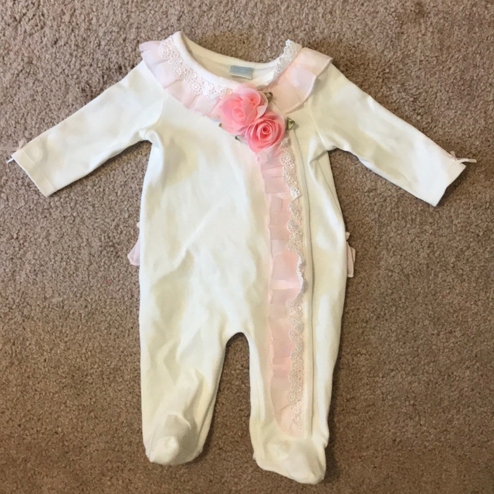 NWOT Elegant one-piece sleeper